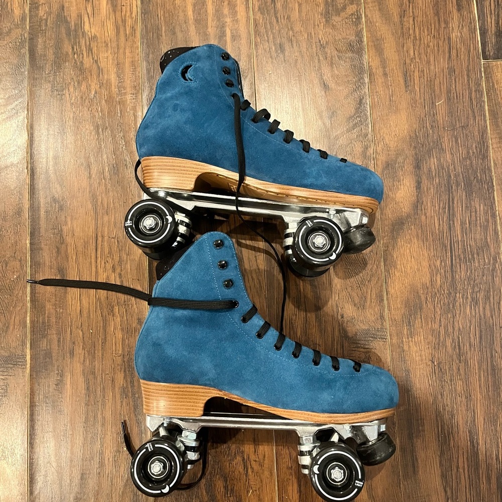 Moonlight Roller Blue Rollerskates